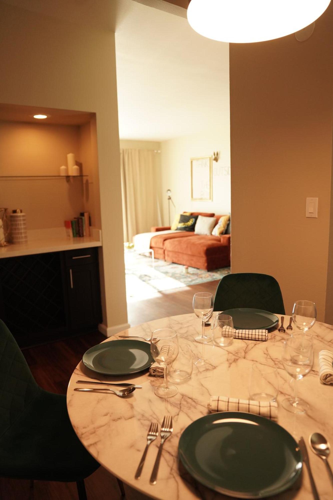 Lux Oasis In West Hollywood, Free Parking & Swimming Pool