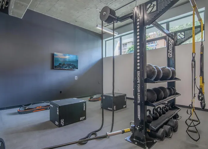 Lux Oasis In West Hollywood, Free Parking & Swimming Pool